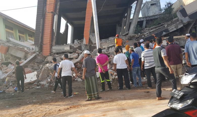 تصاویر | زلزله مرگبار ۶.۵ ریشتری در اندونزی